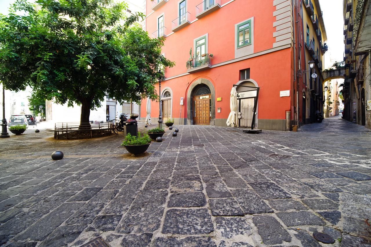 Bed And Travel Apartment Dogana Regia 15 Salerno Buitenkant foto