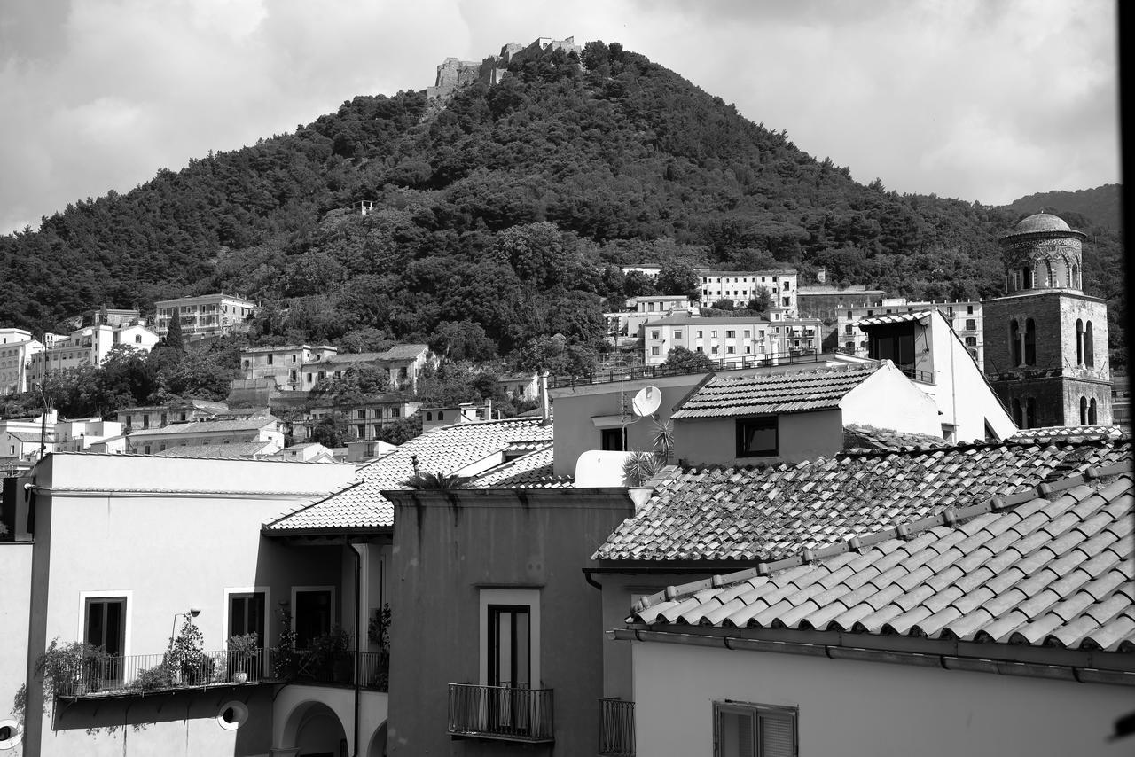 Bed And Travel Apartment Dogana Regia 15 Salerno Buitenkant foto