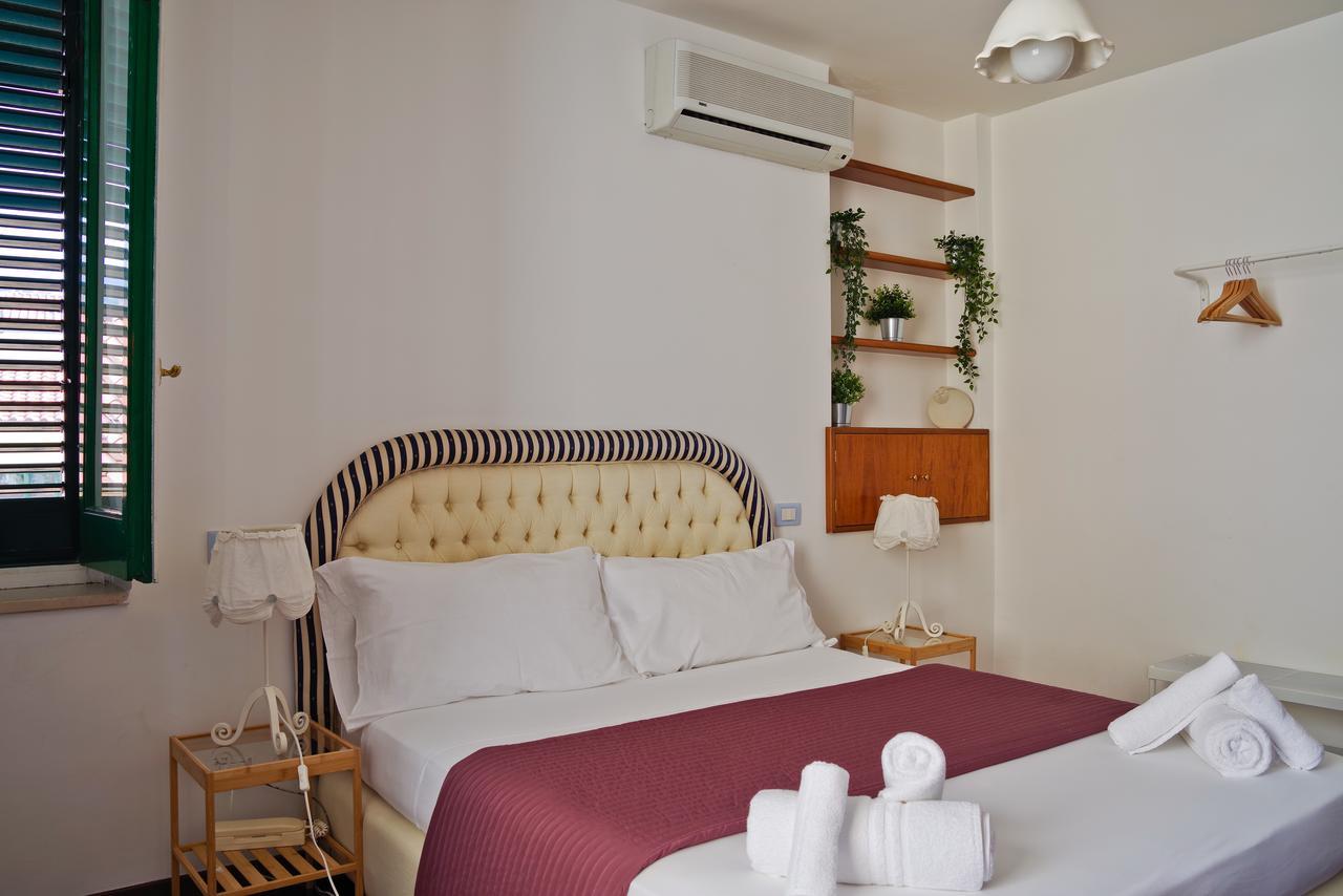 Bed And Travel Apartment Dogana Regia 15 Salerno Buitenkant foto