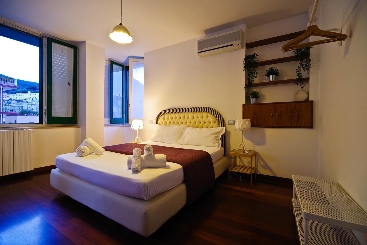 Bed And Travel Apartment Dogana Regia 15 Salerno Buitenkant foto