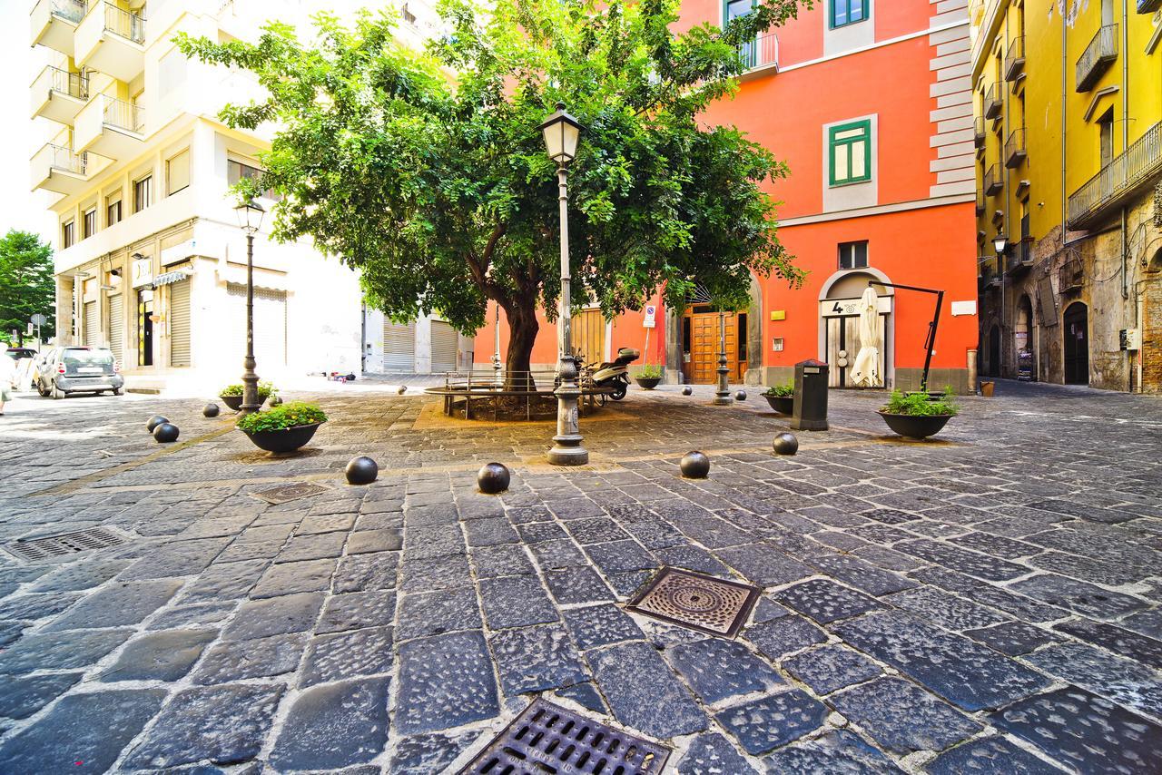 Bed And Travel Apartment Dogana Regia 15 Salerno Buitenkant foto