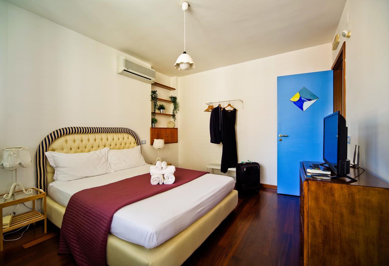 Bed And Travel Apartment Dogana Regia 15 Salerno Buitenkant foto