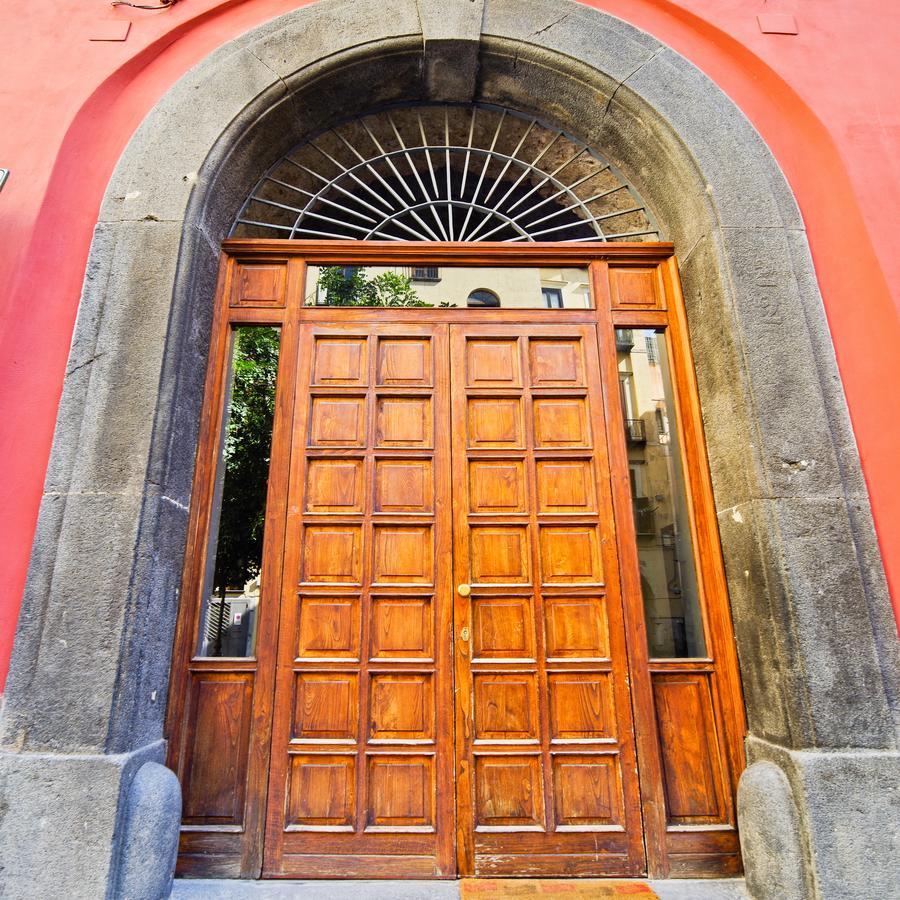 Bed And Travel Apartment Dogana Regia 15 Salerno Buitenkant foto